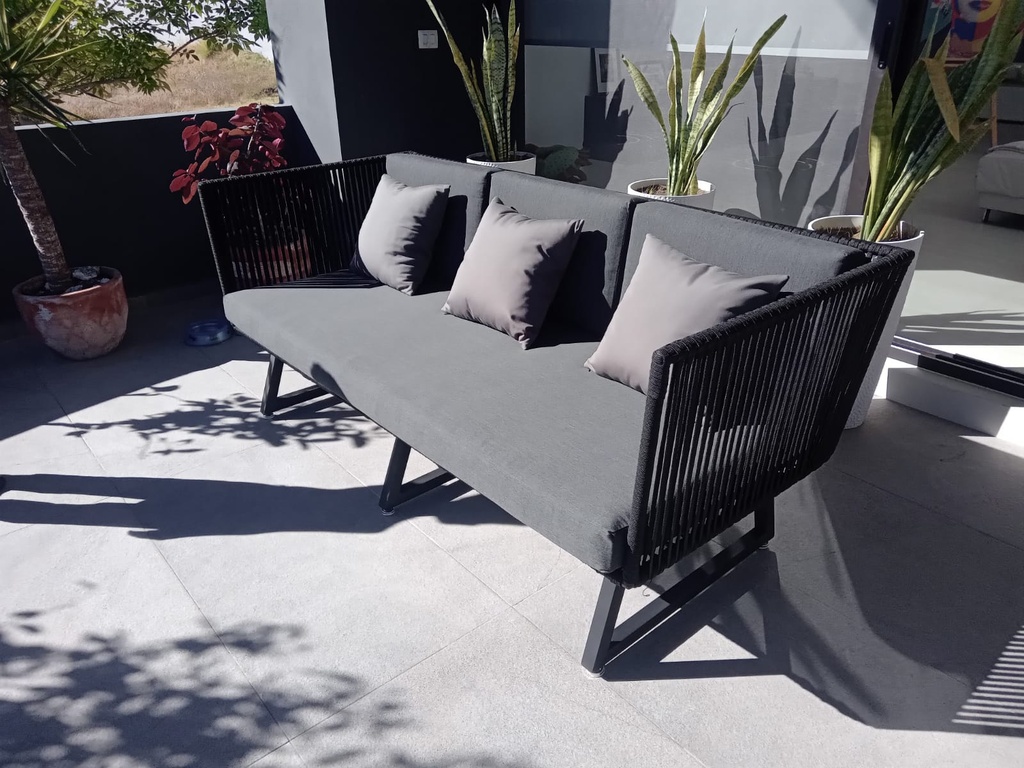 SAN BLAS SOFA CON COJINERIA S TROPEZ - X 2023