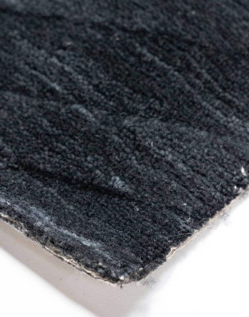 KIRTI D3030 GRIS OBSCURO 60*90 TAPETE - LN